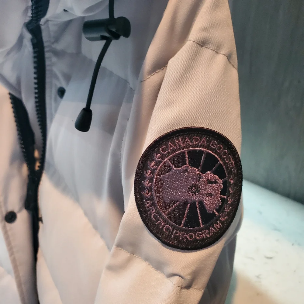 Canada Goose Shelburne Fur Parka - Picture 4 of 11